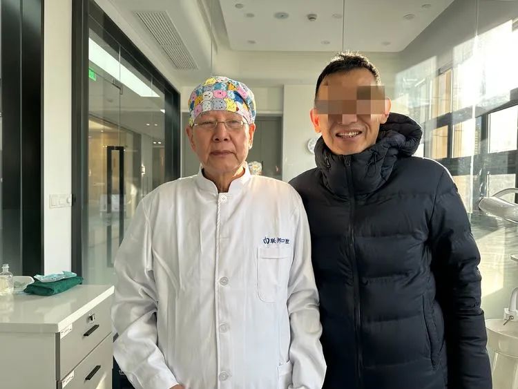 仁心巧施妙手 護(hù)佑口腔健康